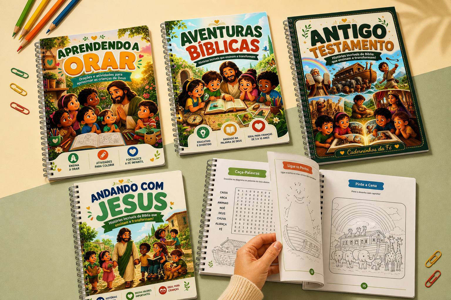 Capas dos Caderninhos da Fé: Aprendendo a Orar, Aventuras Bíblicas, Antigo Testamento e Andando com Jesus, com páginas de atividades sendo folheadas